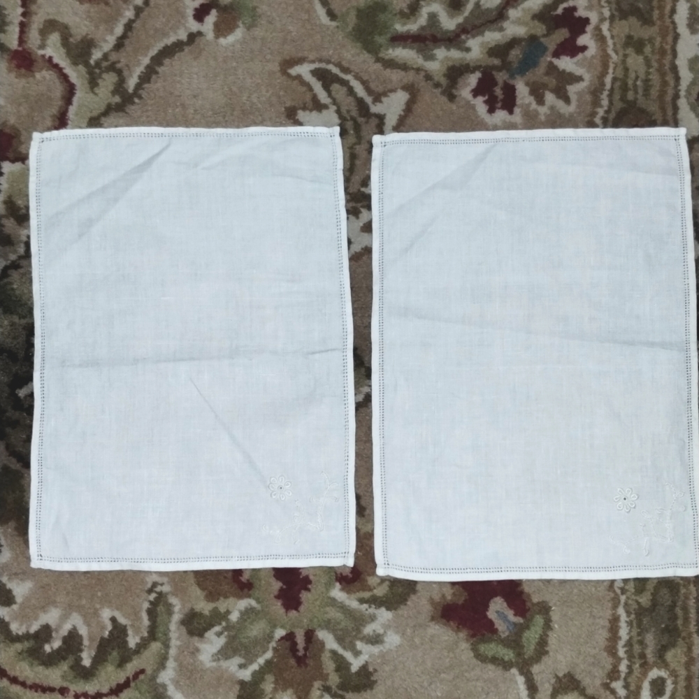 Set of 2 Handkerchiefs - Picture 2 of 4